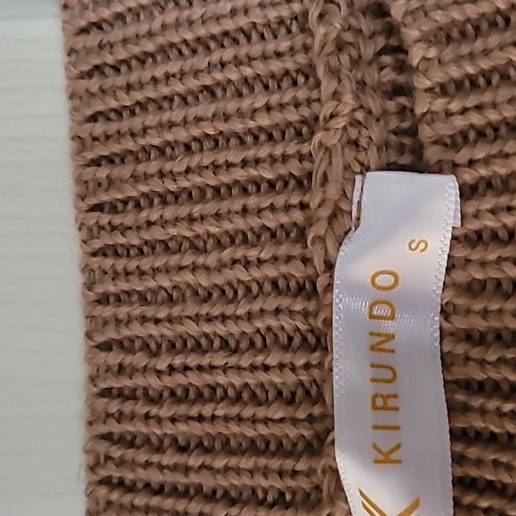 Woman tan puff sleeved sweater size small - Picture 4 of 4